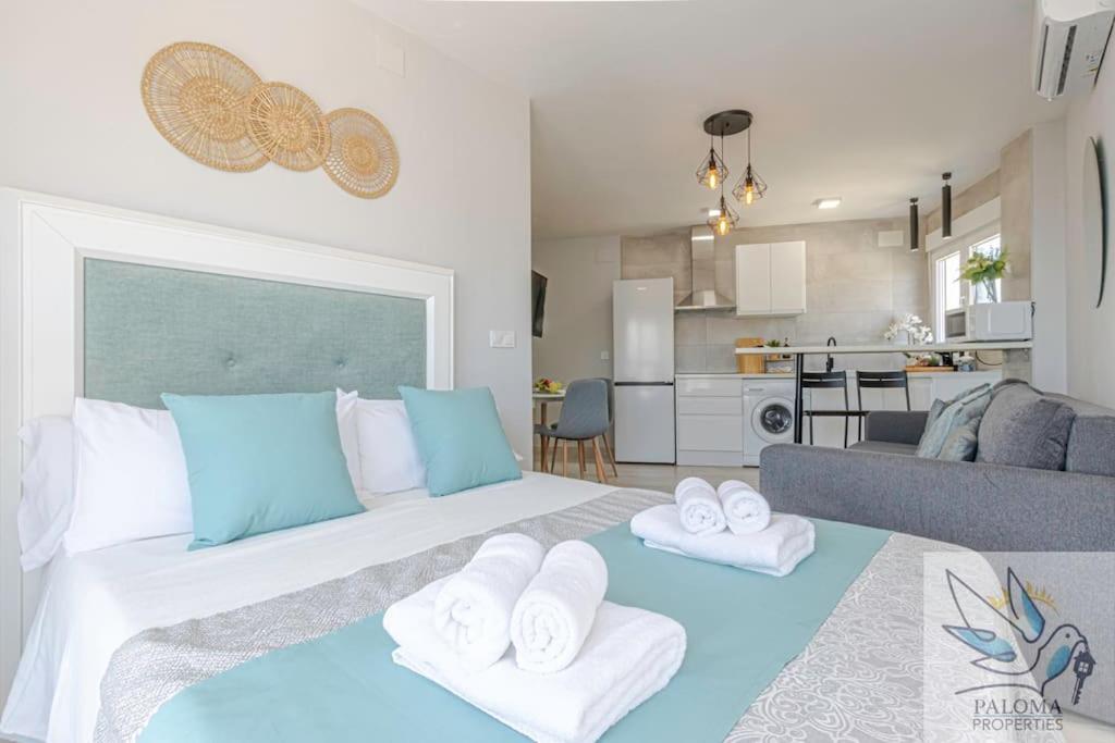 Wonderful Studio Apartment On The Beachfront Benalmádena Εξωτερικό φωτογραφία